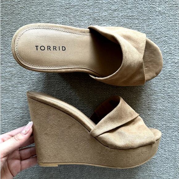 Torrid Faux Suede Wedge Sandals 6.5 WW Platform, Neutral, Wide Width, Slip On - Picture 1 of 6